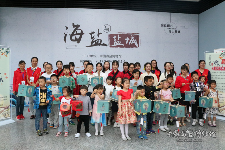 “宫灯月影话中秋”文化志愿活动如火如荼进行中
